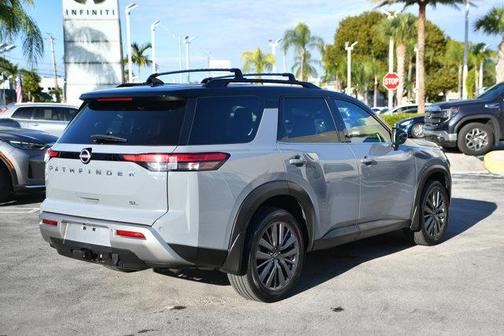 2023 Nissan Pathfinder SL