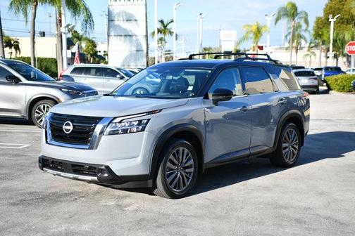 2023 Nissan Pathfinder SL