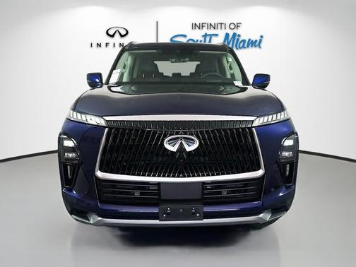 2025 INFINITI QX80 LUXE