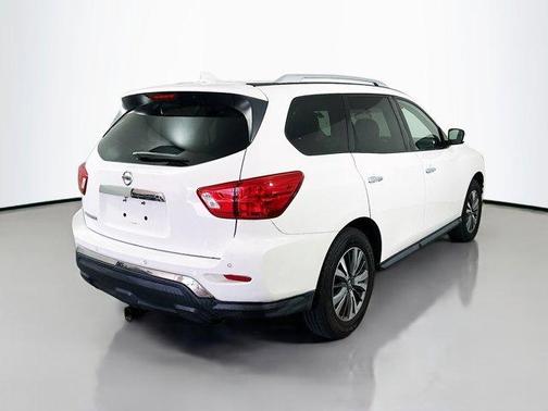 2019 Nissan Pathfinder S