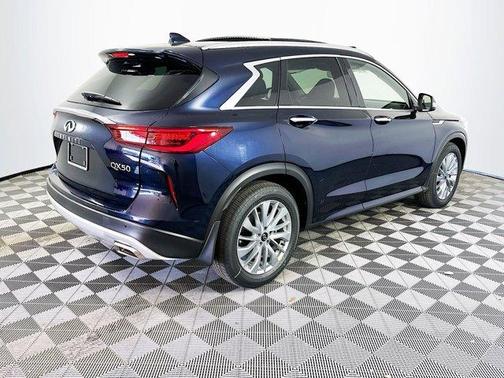 2025 INFINITI QX50 Luxe