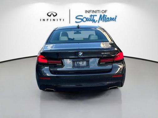 2022 BMW 530 i