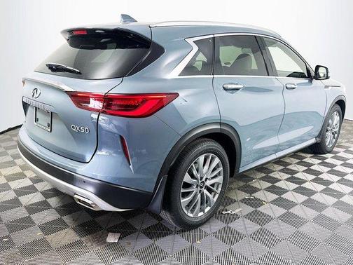 2025 INFINITI QX50 Luxe