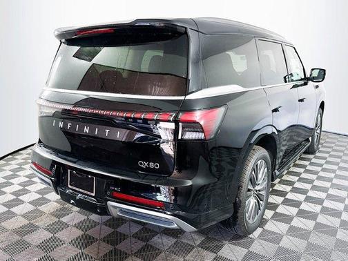 2025 INFINITI QX80 Luxe