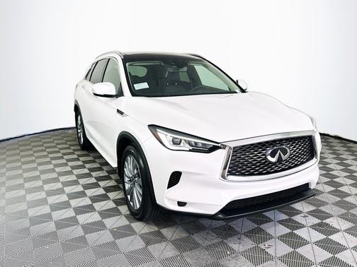 2023 INFINITI QX50 LUXE