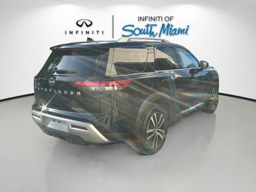 2024 Nissan Pathfinder Platinum