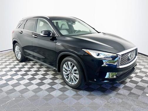 2023 INFINITI QX50 LUXE