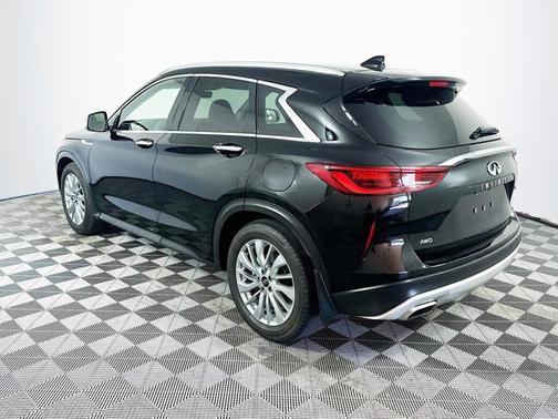 2023 INFINITI QX50 LUXE
