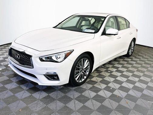 2022 INFINITI Q50 LUXE