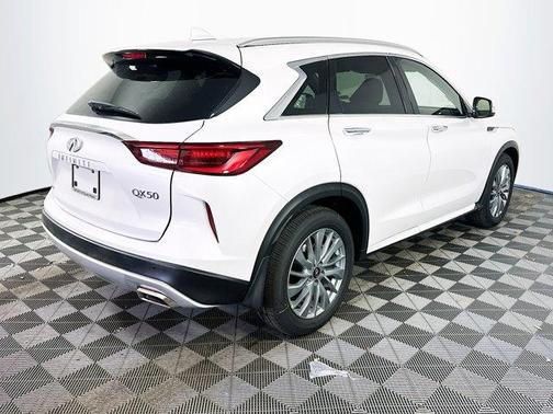 2025 INFINITI QX50 Luxe