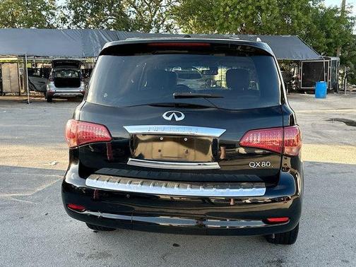 2016 INFINITI QX80 Base