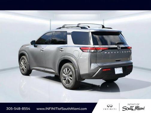 2023 Nissan Pathfinder SV