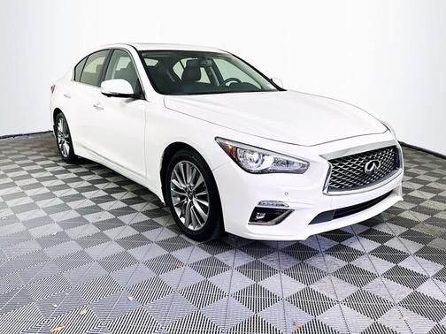 2022 INFINITI Q50 LUXE