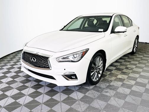 2022 INFINITI Q50 LUXE