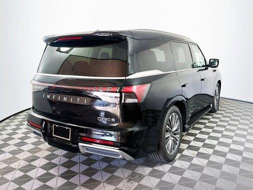2025 INFINITI QX80 Luxe