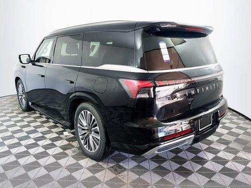 2025 INFINITI QX80 Luxe
