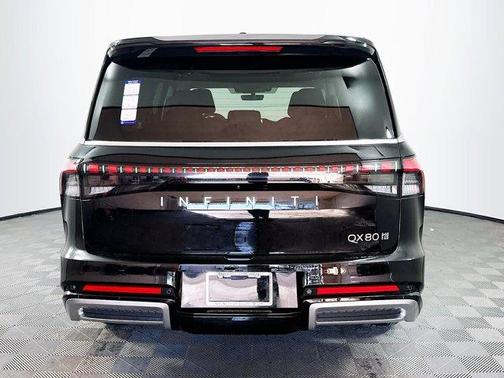 2025 INFINITI QX80 Luxe