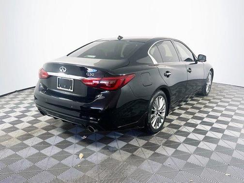 2022 INFINITI Q50 LUXE