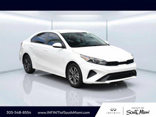 Snow White Pearl 2024 Kia Forte LXS