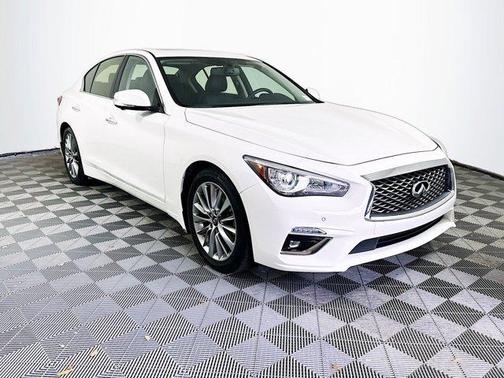 2022 INFINITI Q50 LUXE