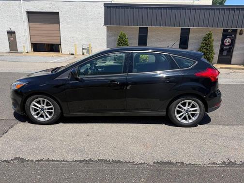 Shadow Black 2018 Ford Focus SE
