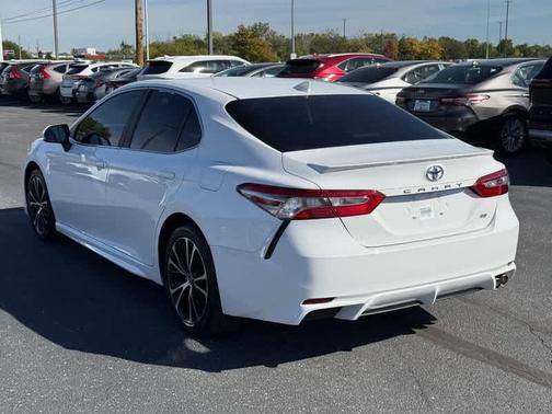 2019 Toyota Camry SE