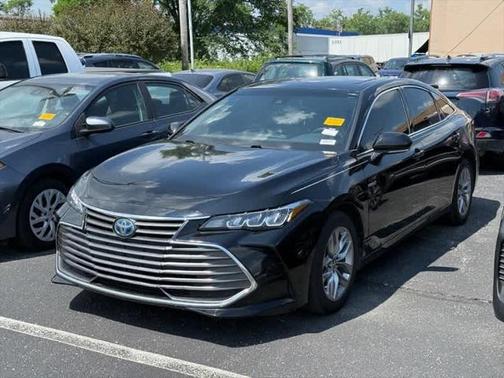 2021 Toyota Avalon Hybrid XLE