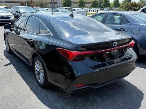 2021 Toyota Avalon Hybrid XLE