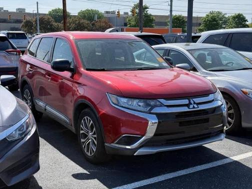 2017 Mitsubishi Outlander ES
