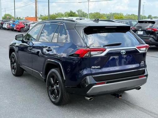2020 Toyota RAV4 Hybrid SE