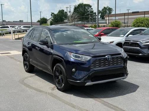 2020 Toyota RAV4 Hybrid SE