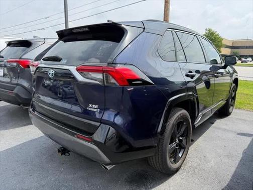 2020 Toyota RAV4 Hybrid SE
