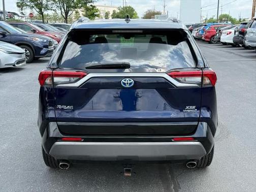 2020 Toyota RAV4 Hybrid SE