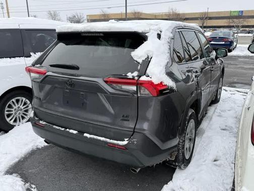2022 Toyota RAV4 LE