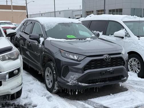 2022 Toyota RAV4 LE