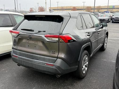 2022 Toyota RAV4 LE