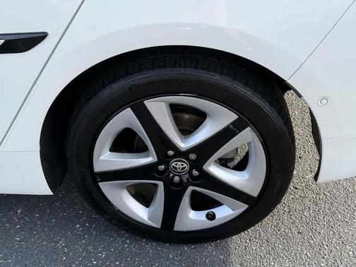 2017 Toyota Prius Three Touring