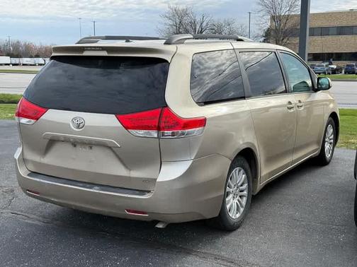 2014 Toyota Sienna XLE