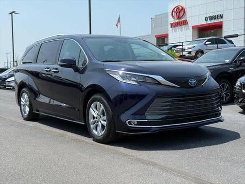 2023 Toyota Sienna Limited 7-Passenger