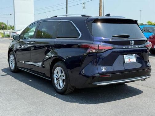 2023 Toyota Sienna Limited 7-Passenger