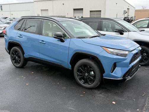 2025 Toyota RAV4 Hybrid SE