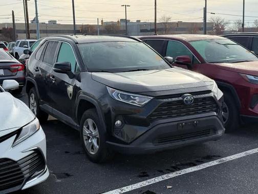 2021 Toyota RAV4 Hybrid XLE