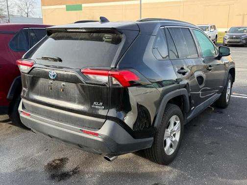 2021 Toyota RAV4 Hybrid XLE