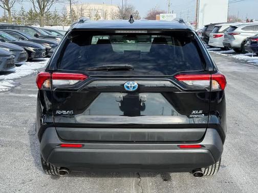 2021 Toyota RAV4 Hybrid XLE