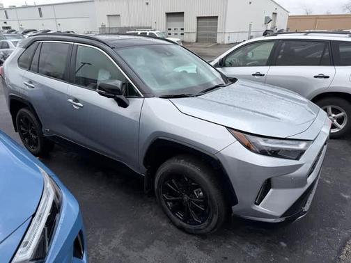 2025 Toyota RAV4 Hybrid SE