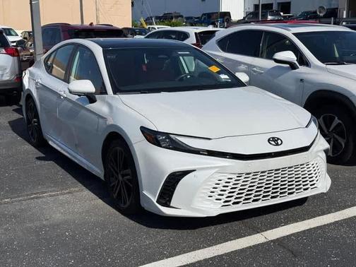 Wind Chill Pearl 2025 Toyota Camry XSE