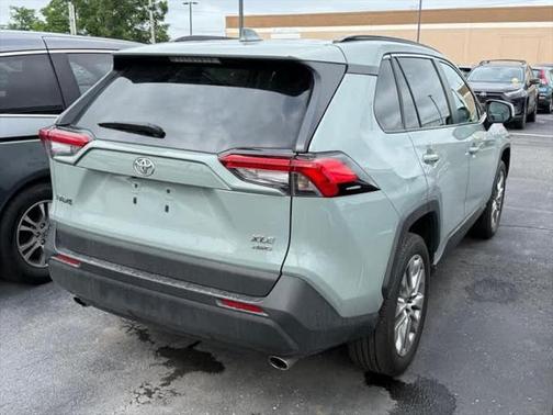 2022 Toyota RAV4 XLE Premium