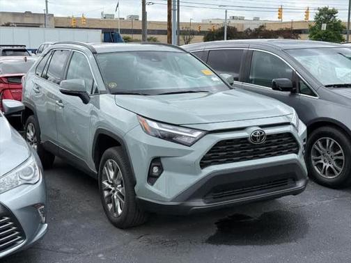 2022 Toyota RAV4 XLE Premium