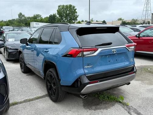 2022 Toyota RAV4 Hybrid SE