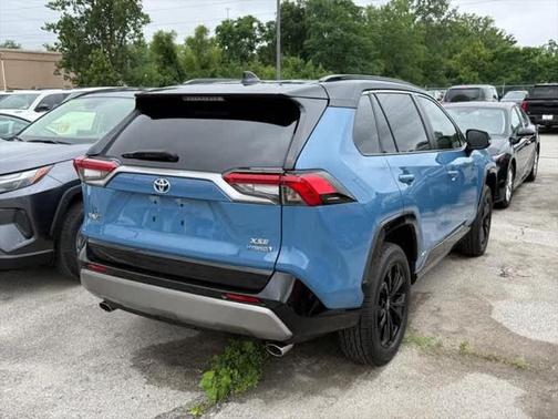 2022 Toyota RAV4 Hybrid SE
